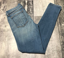 Load image into Gallery viewer, Rag &amp; Bone low rise cropped skinny jeans - Hers size 26
