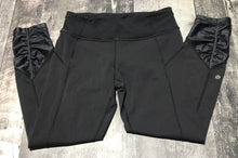Load image into Gallery viewer, lululemon black mid rise leggings - Hers size 6
