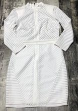 Load image into Gallery viewer, Guess white long sleeve dress - Hers size S
