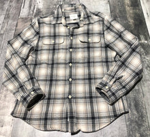 Load image into Gallery viewer, American Eagle cream/black light jacket button up plaid - His size M
