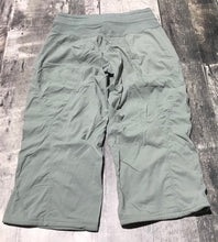 Load image into Gallery viewer, lululemon sage green capri pants - Hers size 4
