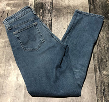 Load image into Gallery viewer, AG blue high rise crop slim straight leg jeans - Hers size 25
