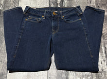 Load image into Gallery viewer, True Religion dark blue low rise skinny jeans - Hers size 27
