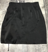 Load image into Gallery viewer, Wilfred black satin mini skirt - Hers size 0
