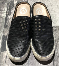 Load image into Gallery viewer, Wishbone black/silver slip on wedge - Hers size 6
