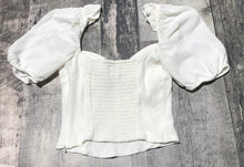 Load image into Gallery viewer, Wilfred white cropped blouse - Hers size XS
