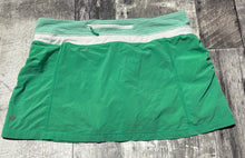 Load image into Gallery viewer, lululemon green/white skort - Hers size 6
