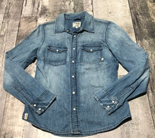 Load image into Gallery viewer, Tna blue long sleeve button up - Hers size S
