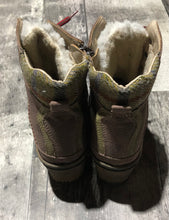 Load image into Gallery viewer, Josef Seibel brown/green/red heel boots - Hers size 41
