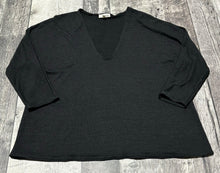 Load image into Gallery viewer, Wilfred Free black shirt - Hers size XS
