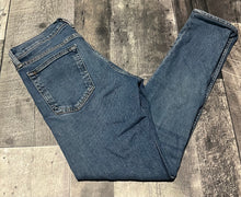 Load image into Gallery viewer, Rag &amp; Bone blue jeans - his size 31
