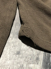 Load image into Gallery viewer, Babaton olive crop long sleeve - Hers size XS
