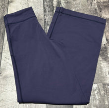 Load image into Gallery viewer, lululemon purple wide leg yoga pants - Hers size 2
