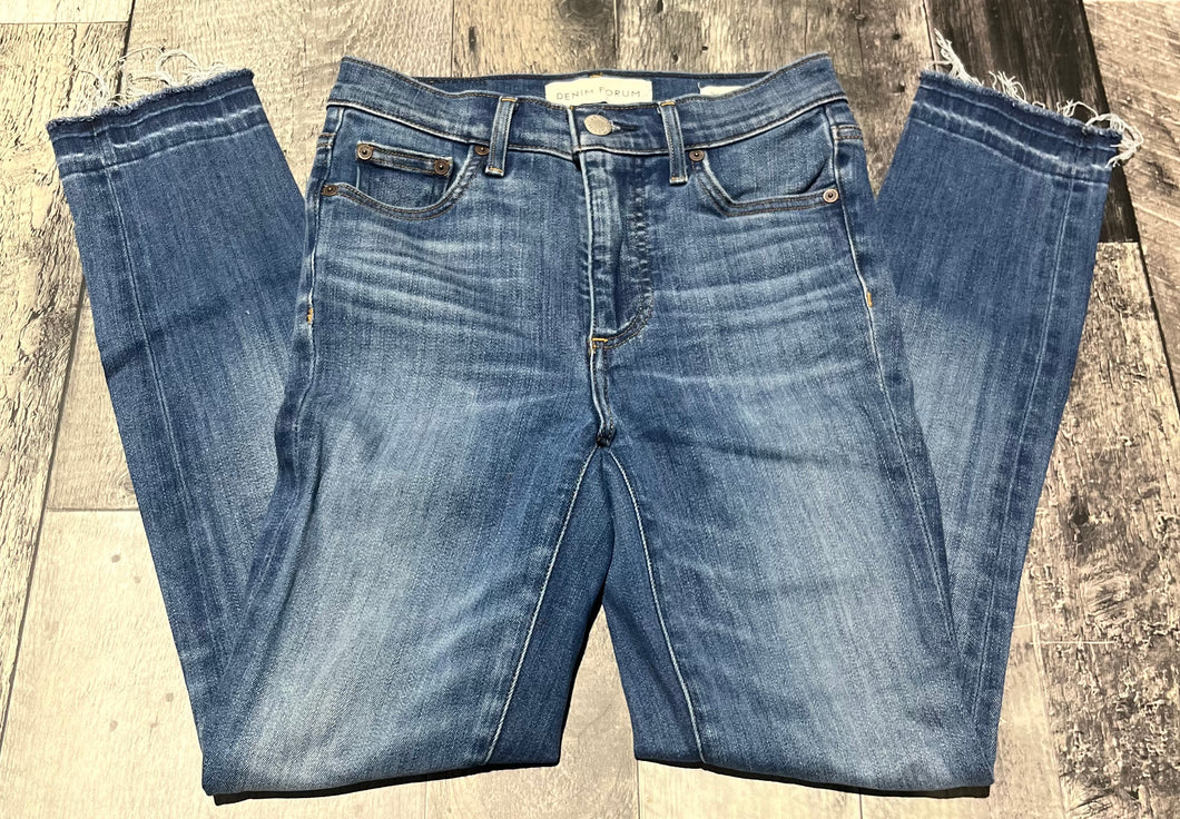 Denim Forum mid rise blue jeans - Hers size 24
