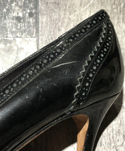 Load image into Gallery viewer, Kate Spade black heels - Hers size 9.5
