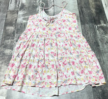Load image into Gallery viewer, Cinnamon white/pink/multi short dress - Hers size XXS
