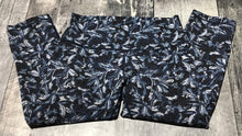 Load image into Gallery viewer, lululemon black/blue cropped leggings - Hers size 10
