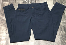 Load image into Gallery viewer, lululemon navy skinny pants - Hers size approx XS/S
