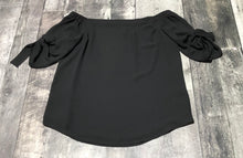 Load image into Gallery viewer, Babaton black of the shoulder blouse - Hers size XS
