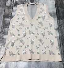 Load image into Gallery viewer, Contemporaine beige/green/pink sweater vest - Hers size M

