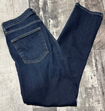 Load image into Gallery viewer, Citizens of Humanity dark blue mid rise jeans - Hers size 29
