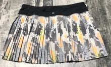 Load image into Gallery viewer, lululemon grey/white/orange skort - Hers size 6
