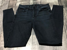 Load image into Gallery viewer, Fidelity dark blue mid rise skinny jeans - Hers size 27
