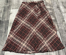 Load image into Gallery viewer, RW&amp;CO red/cream skirt - Hers size XS
