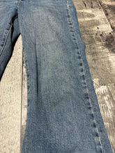 Load image into Gallery viewer, Zara blue high rise cropped jeans - Hers size 2
