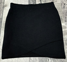 Load image into Gallery viewer, Sunday Best black skirt - Hers size S
