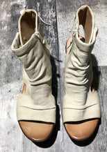 Load image into Gallery viewer, Miz Mooz cream sandal wedge - Hers size 42
