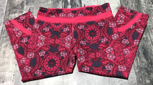 Load image into Gallery viewer, lululemon pink/purple cropped leggings - Hers size 8
