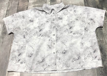 Load image into Gallery viewer, lululemon light grey/grey button up blouse - Hers size approx M/L
