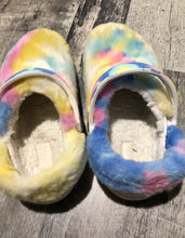 Load image into Gallery viewer, Crocs multi colour fuzzy slip on shoe - Hers size W8
