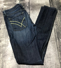 Load image into Gallery viewer, William Rast dark blue low rise skinny jeans - Hers size 27
