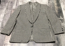 Load image into Gallery viewer, Blu’s cream/black blazer - Hers size 10
