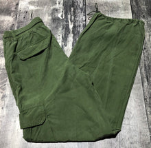 Load image into Gallery viewer, Dynamite green cargo style pants - Hers size S
