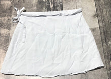 Load image into Gallery viewer, Sunday Best white wrap short skirt - Hers size M
