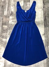 Load image into Gallery viewer, Wilfred blue 100% silk dress - Hers size XXS
