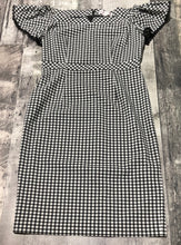Load image into Gallery viewer, Nanette white/black dress - Hers size 6
