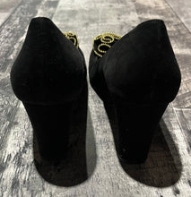 Load image into Gallery viewer, Stuart Weitzman black/gold heel - Hers size 11.5
