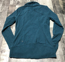 Load image into Gallery viewer, lululemon blue light jacket - Hers size 6
