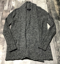 Load image into Gallery viewer, Babaton grey cardigan - Hers size S

