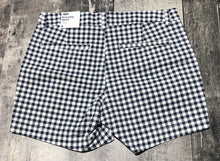 Load image into Gallery viewer, Old Navy white/navy mid rise shorts - Hers size 6

