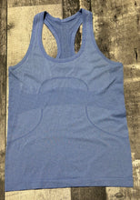 Load image into Gallery viewer, lululemon light blue tank top - Hers size 6
