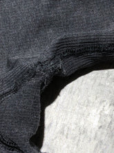 Load image into Gallery viewer, lululemon black cropped capri leggings - Hers size 6

