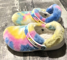 Load image into Gallery viewer, Crocs multi colour fuzzy slip on shoe - Hers size W8
