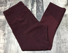 Load image into Gallery viewer, lululemon burgundy crop leggings - Hers size 8
