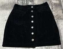 Load image into Gallery viewer, Wilfred Free black corduroy skirt - Hers size 0
