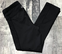 Load image into Gallery viewer, lululemon black mid rise leggings - Hers size 2
